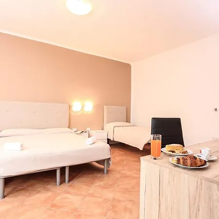 Ξενοδοχείο Piras 3*